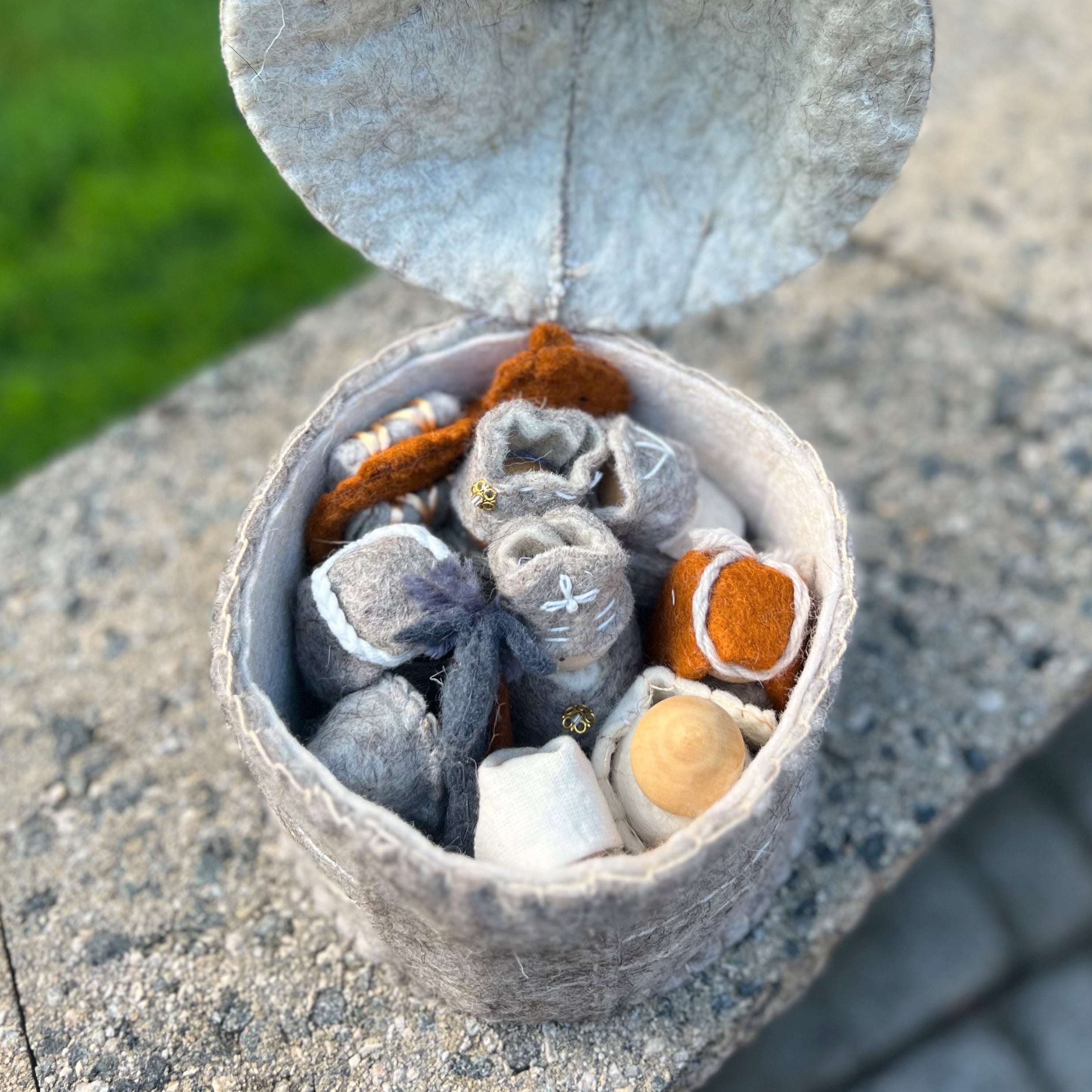 Glory! Wool Felt Nativity