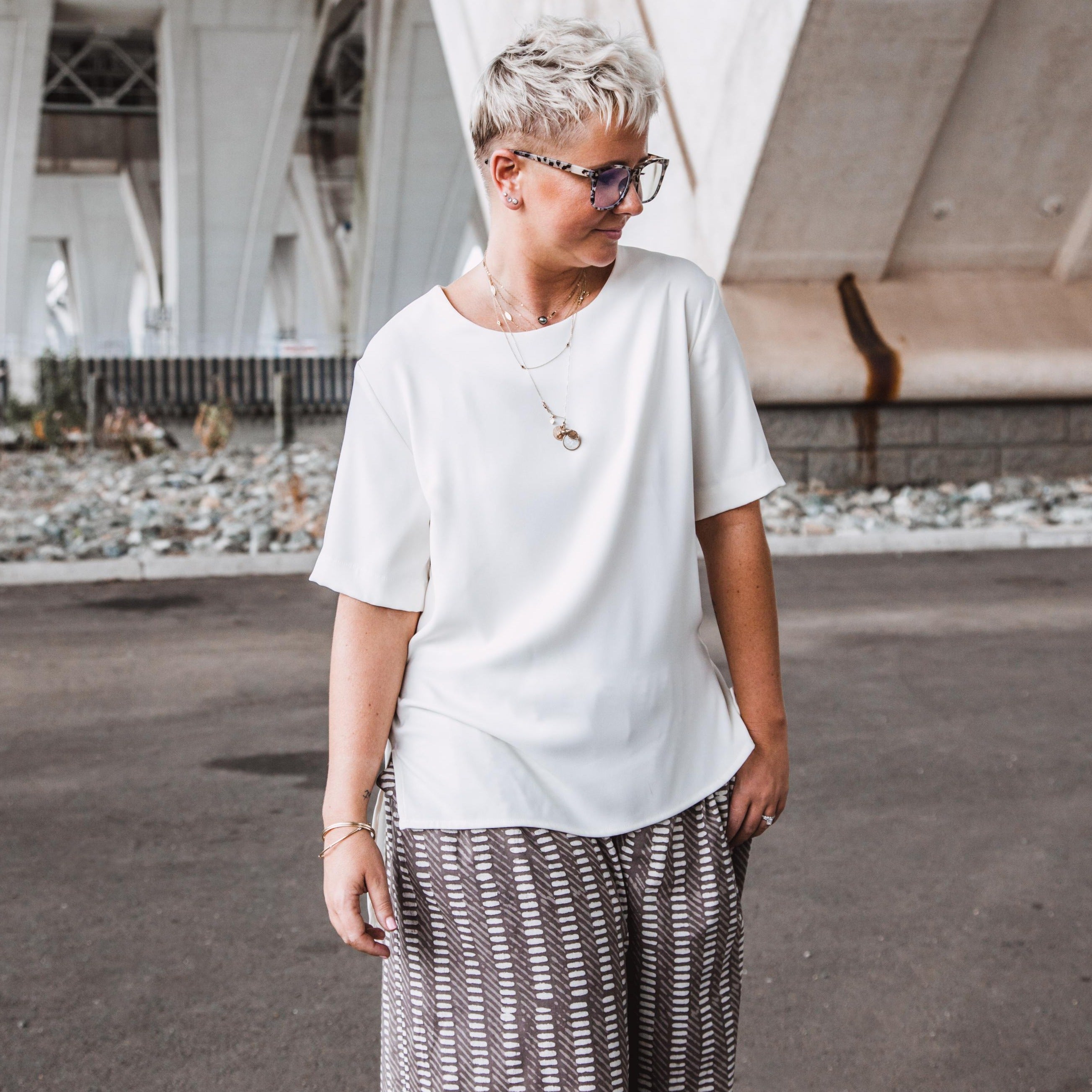 The Silky Tee, Beige