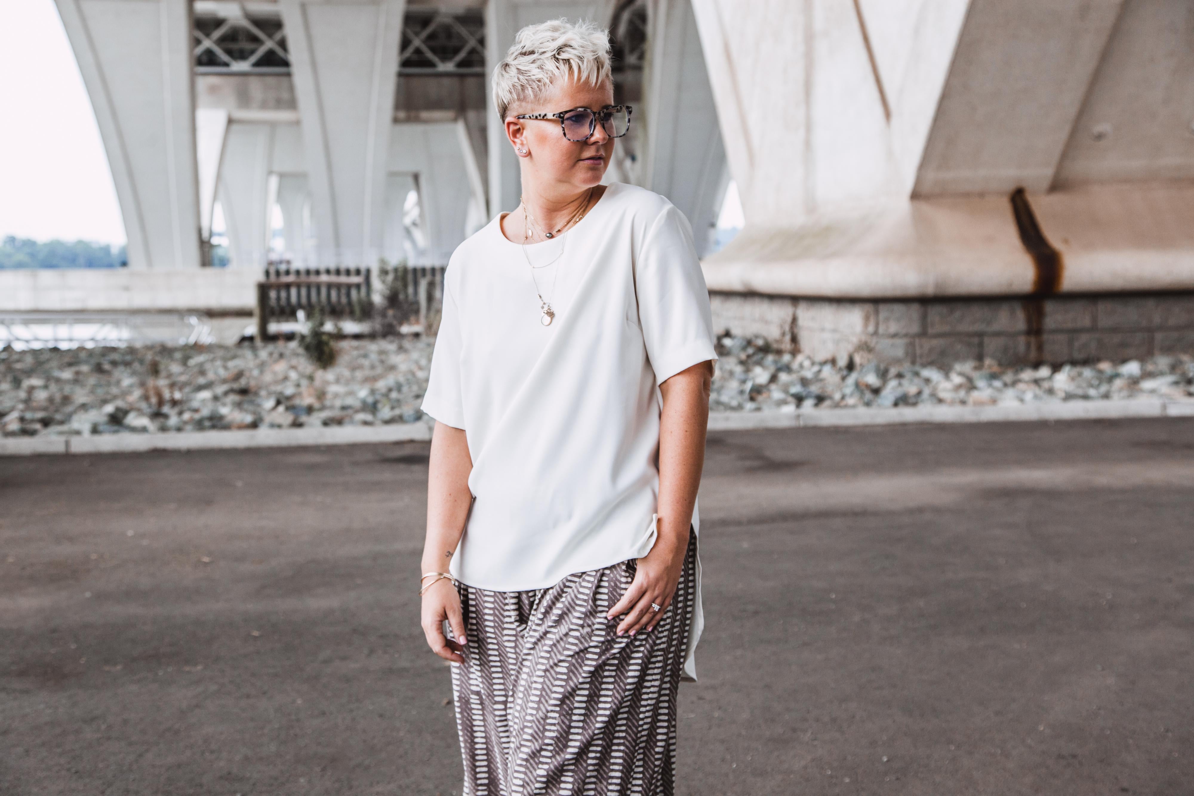 The Silky Tee, Beige